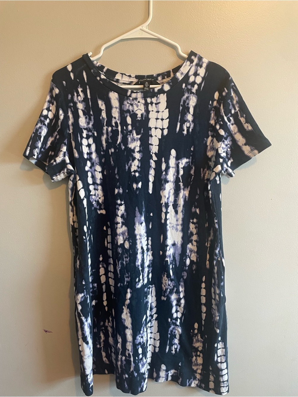 Ellen Tracy Navy and White Tie-Dye Tee Dress